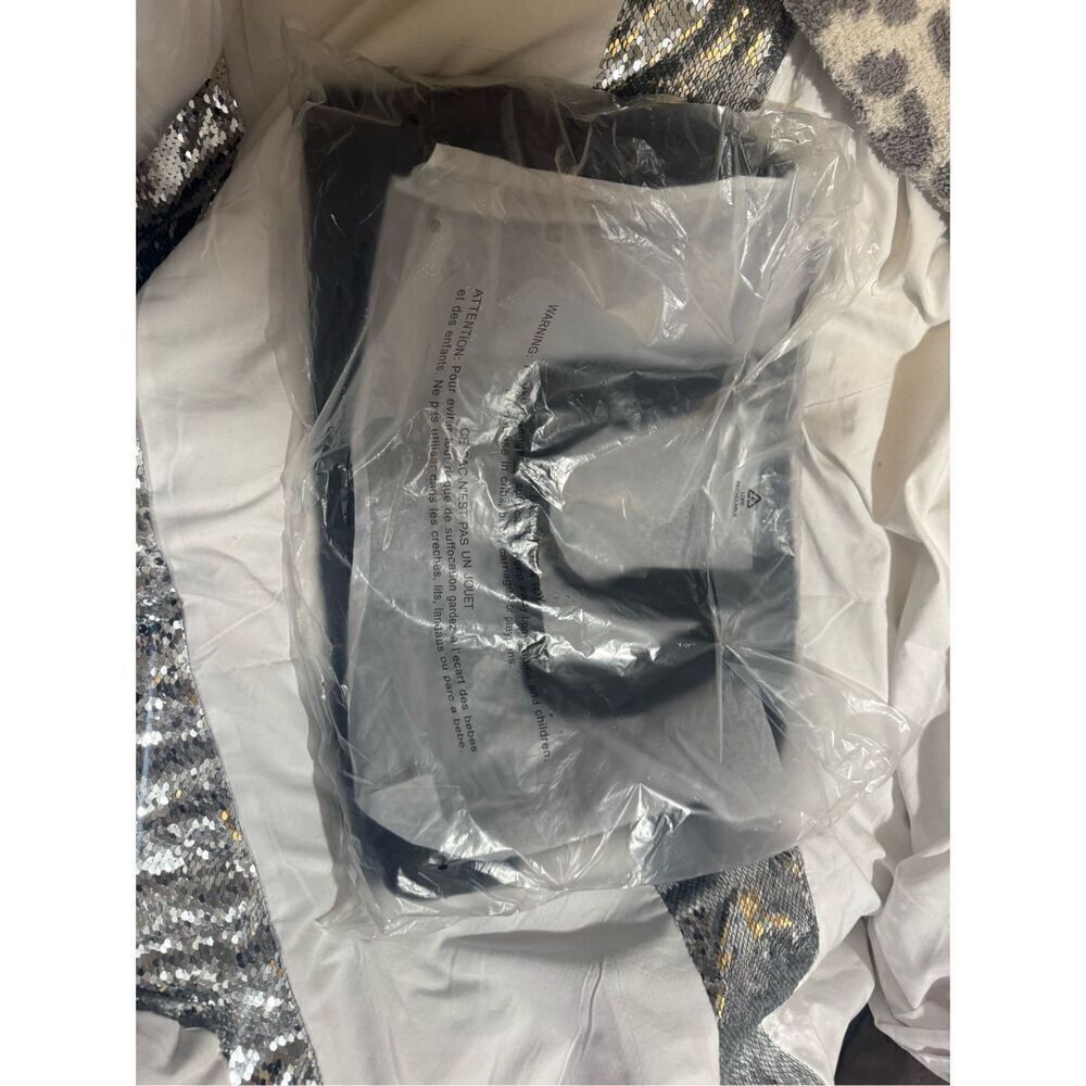 NWT VS victoria secret Logo Bling/ Tote - Picture 8 of 11